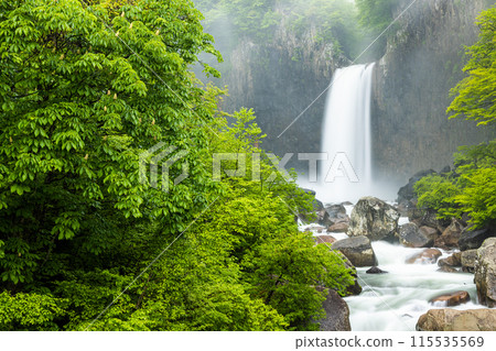 [Niigata Prefecture_Myoko City_Naena Falls] Naena Falls where you can enjoy the beauty of the valley throughout the four seasons 115535569