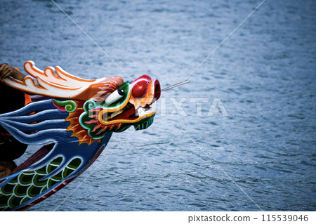 The exciting moments of dragon boat racing 115539046