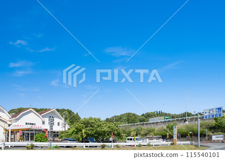 清爽的藍天和道之驛掛川的風景（靜岡縣） 115540101