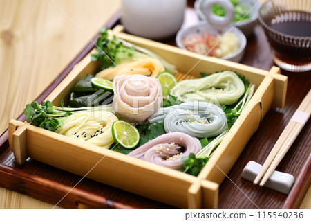 Colored somen noodles 115540236