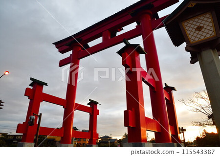 Yahiko Otorii in the morning (Niigata Prefecture) 115543387