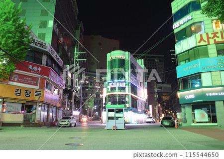 Hongdae street at night in Seoul, Korea Hongdae street at night in Seoul, Korea 115544650