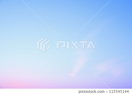 六月中旬清晨日出雲彩 115545144