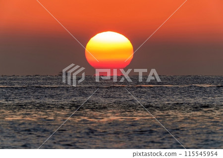 Fantastic Daruma sunset scene at Akashi Strait 115545954