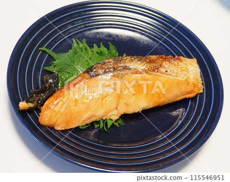 Salmon yuan-yaki, my wife's home-cooked meals, dinner at home, a happy family Salmon yuan-yaki, my wife's home-cooked meals, dinner at home, a happy family 115546951