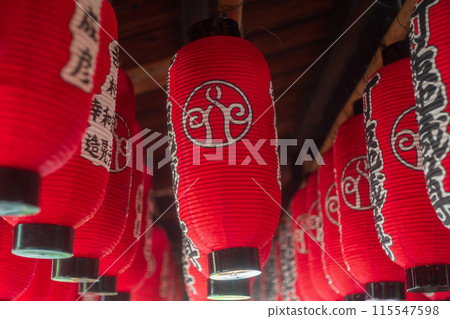 拍攝位於京都市上京區的關藏寺的庭院,該寺因消除各種痛苦的牛牛地藏菩薩雕像而聞名。 拍攝位於京都市上京區的關藏寺的庭院,該寺因消除各種痛苦的牛牛地藏菩薩雕像而聞名。 115547598