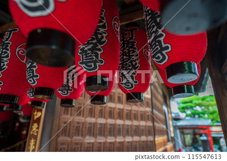 拍攝位於京都市上京區的關藏寺的庭院,該寺因消除各種痛苦的牛牛地藏菩薩雕像而聞名。 拍攝位於京都市上京區的關藏寺的庭院,該寺因消除各種痛苦的牛牛地藏菩薩雕像而聞名。 115547613