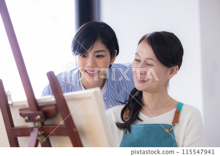 Hobbies: Senior women drawing and female teachers 115547941