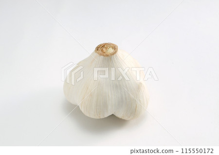 大蒜白色背景 115550172