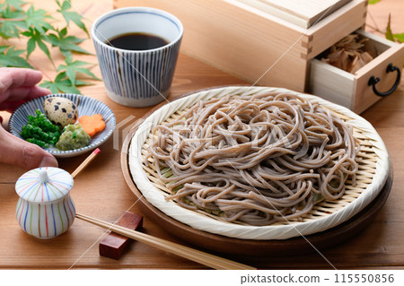 扎魯蕎麥麵配上最好的鰹魚湯 扎魯蕎麥麵配上最好的鰹魚湯 115550856