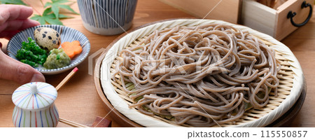 扎魯蕎麥麵配上最好的鰹魚湯 扎魯蕎麥麵配上最好的鰹魚湯 115550857