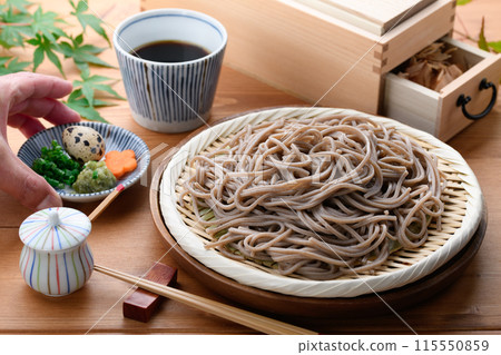 扎魯蕎麥麵配上最好的鰹魚湯 扎魯蕎麥麵配上最好的鰹魚湯 115550859