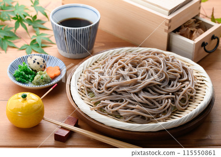 扎魯蕎麥麵配上最好的鰹魚湯 扎魯蕎麥麵配上最好的鰹魚湯 115550861