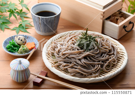 扎魯蕎麥麵配上最好的鰹魚湯 扎魯蕎麥麵配上最好的鰹魚湯 115550871