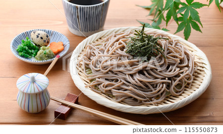 扎魯蕎麥麵配上最好的鰹魚湯 扎魯蕎麥麵配上最好的鰹魚湯 115550873