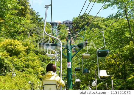 You can walk along the Amanohashidate Pine Tree Line, which is one of the three most scenic spots in Japan, or you can look out over your legs at Kasamatsu Park. You can walk along the Amanohashidate Pine Tree Line, which is one of the three most scenic spots in Japan, or you can look out over your legs at Kasamatsu Park. 115551075