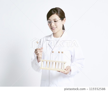 白人背景女研究員 115552586