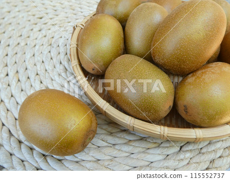 Full of balanced nutrients! Photo of naturally grown kiwi fruit Full of balanced nutrients! Photo of naturally grown kiwi fruit 115552737