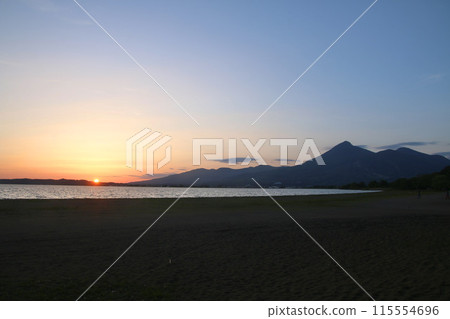 Lake Inawashiro, Mount Bandai, and Tenjinhama Beach at sunset (Inawashiro Town, Fukushima Prefecture) Lake Inawashiro, Mount Bandai, and Tenjinhama Beach at sunset (Inawashiro Town, Fukushima Prefecture) 115554696