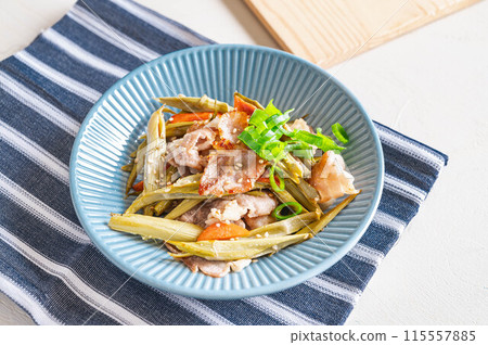 中式虎杖炒豬肉 中式虎杖炒豬肉 115557885