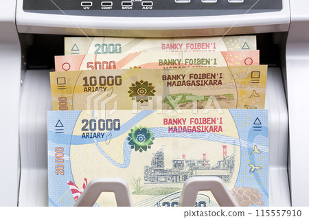 Malagasy ariary in the counting machine 115557910