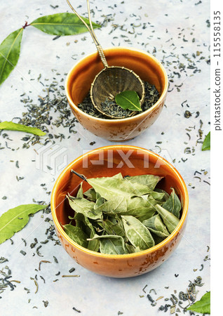 Bay leaf tea, herbal medicine. 115558135