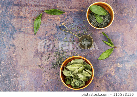 Bay leaf tea, herbal medicine. 115558136