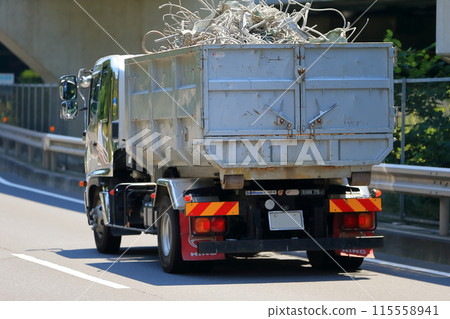 Image of industrial waste collection and transportation vehicle 115558941