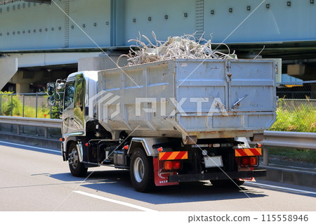Image of industrial waste collection and transportation vehicle 115558946