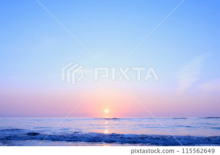 茨城縣 6 月中旬,河原湖海灘的清晨陽光 茨城縣 6 月中旬,河原湖海灘的清晨陽光 115562649