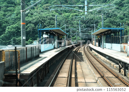 View from the front seat of the lead car on the JR Setouchi Ohashi Line (Okayama-Takamatsu section) 115563052