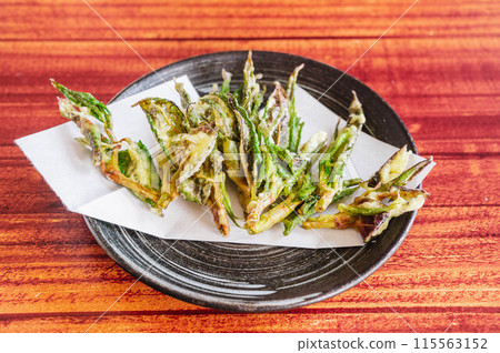 Japanese knotweed tempura Japanese knotweed tempura 115563152
