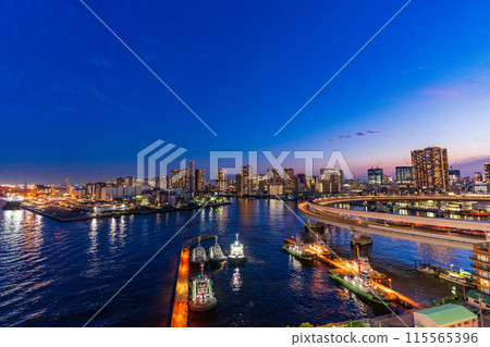 (東京)從彩虹橋/南長廊眺望芝浦 (東京)從彩虹橋/南長廊眺望芝浦 115565396