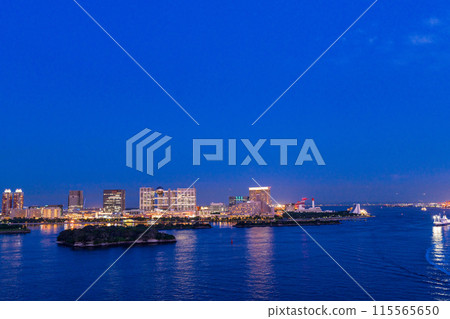 (Tokyo) View towards Odaiba from the south side promenade of Rainbow Bridge (Tokyo) View towards Odaiba from the south side promenade of Rainbow Bridge 115565650