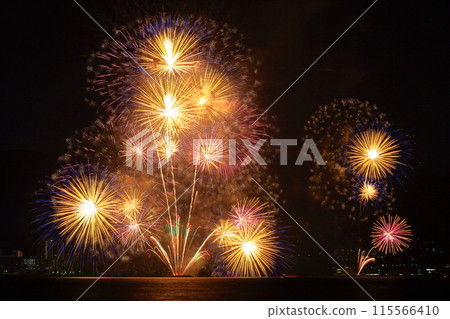 Lake Biwa Fireworks Festival (Otsu City, Shiga Prefecture) 115566410