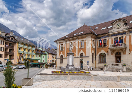 Square in Thones, France 115566919