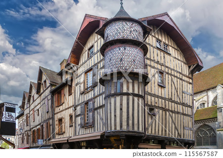 Street in Troyes, France 115567587
