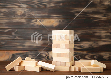 Business risk concept with wood game. Top view 115567757