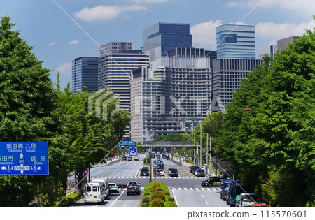 Marunouchi business district in Tokyo 115570601