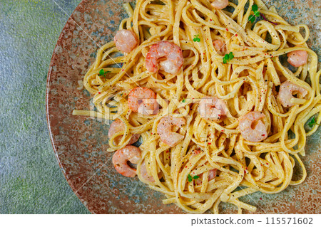 spaghetti with shrimp, in cream sauce, top view, no people, spaghetti with shrimp, in cream sauce, top view, no people, 115571602
