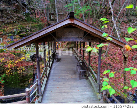 Godai Bridge at Kakeyu Onsen in Ueda City, Nagano Prefecture Godai Bridge at Kakeyu Onsen in Ueda City, Nagano Prefecture 115574282