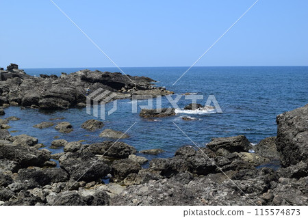 Rocky landscape on the Shonai coast 115574873
