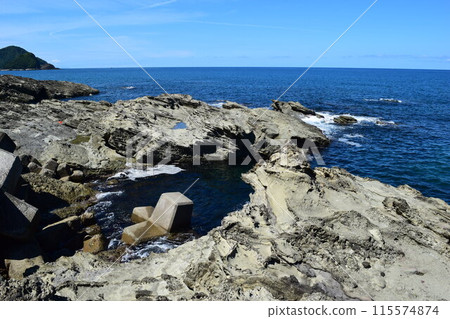 Rocky landscape on the Shonai coast 115574874