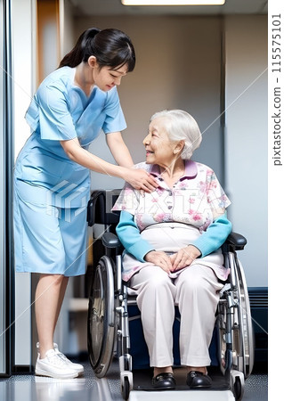 坐在輪椅上的老婦人 115575101