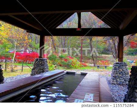 Matsumoto City, Nagano Prefecture: Foot baths and autumn leaves at Sawando Onsen Matsumoto City, Nagano Prefecture: Foot baths and autumn leaves at Sawando Onsen 115575284