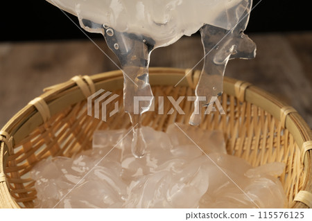 Kuzukiri: Drain the water 115576125