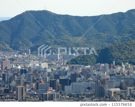 從北山眺望高知市 從北山眺望高知市 115576658
