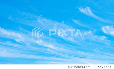 令人耳目一新的藍天 115578643