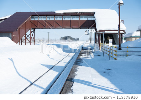 冬天的北海道栗澤站 115578910