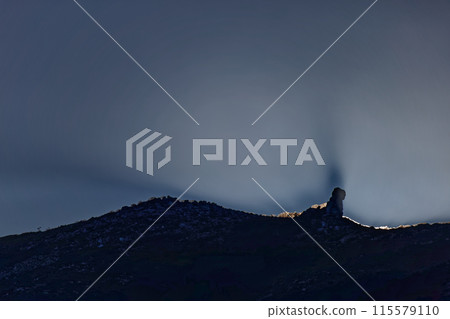 從奧道部高見岩看到的金風山頂的早晨 115579110